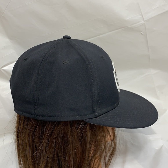 THE Game Pro Black Fitted Baseball Cap Dordt University Size 7-1/8 - Picture 4 of 7